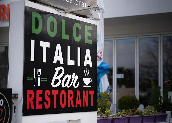 Dolce Italia 아파트호텔 Radhimë