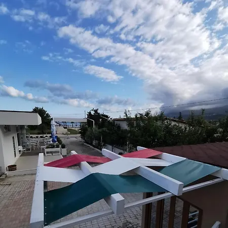 Ξενοδοχείο με διαμερίσματα Dolce Italia Radhimë